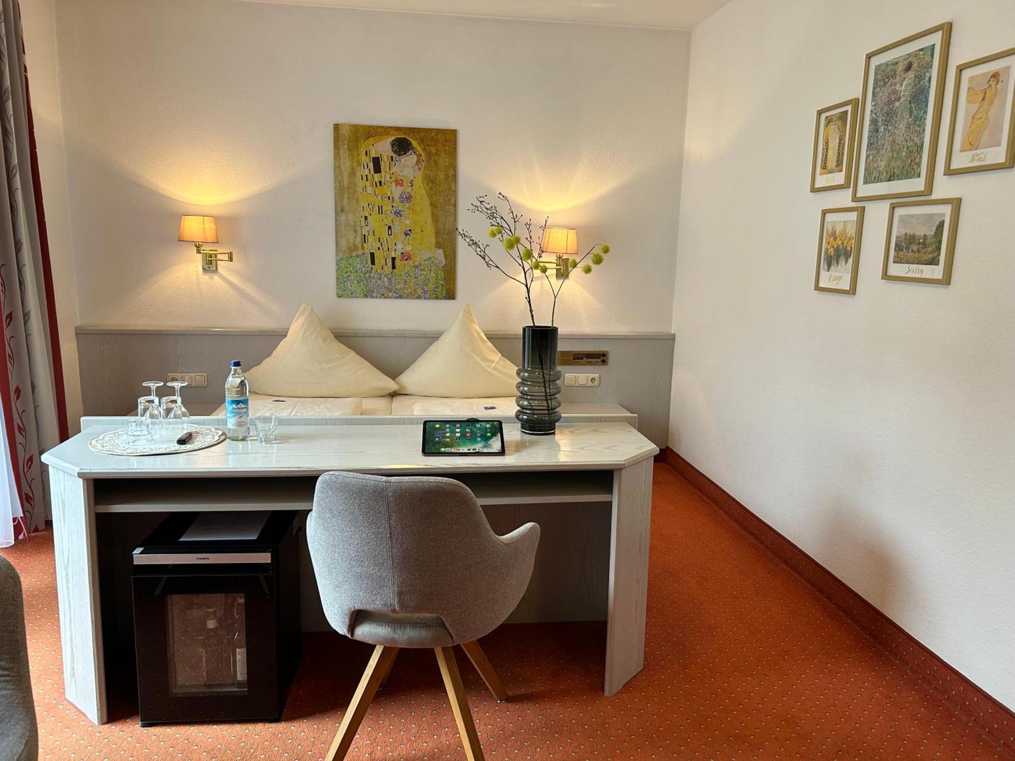 Wuermtaler Gaestehaus เกรเฟลฟิง ภายนอก รูปภาพ