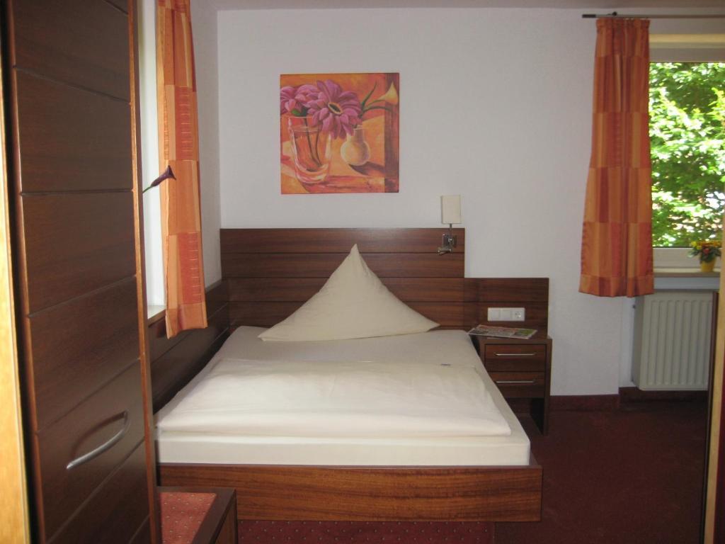Wuermtaler Gaestehaus เกรเฟลฟิง ห้อง รูปภาพ