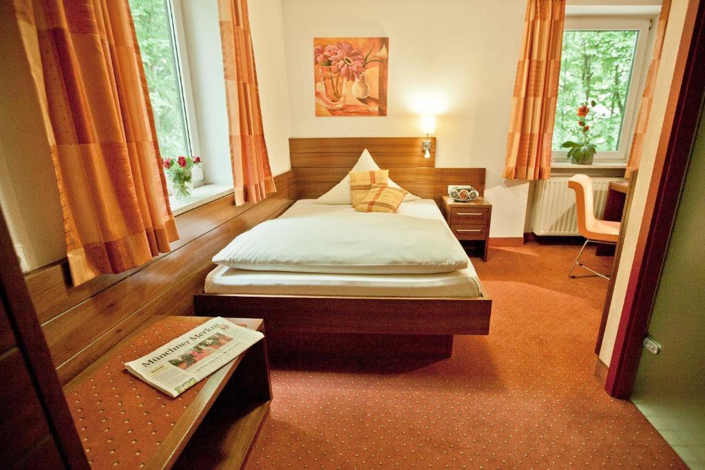 Wuermtaler Gaestehaus เกรเฟลฟิง ห้อง รูปภาพ